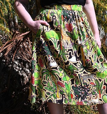 Elastic waisted skirt Image