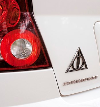 Fan Emblems Harry Potter 3D Car Badge - Deathly Hallows Symbol (Black Chrome) Image