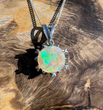 Handcrafted Opal Jewellery Image