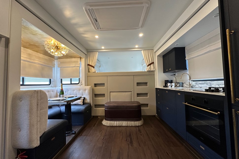 Rivenlee Equine Coaches 