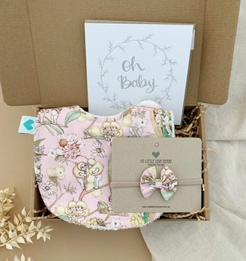 Bib and Bow Gift Set – Snugglepot Image