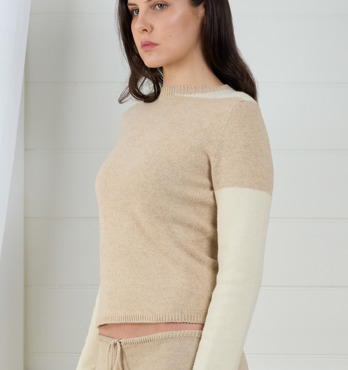 Contrast Long Sleeve Image