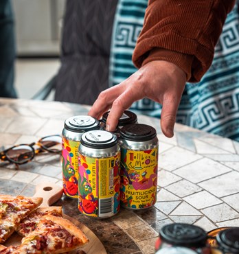 4 pack and 6 pack Can Carrier Image