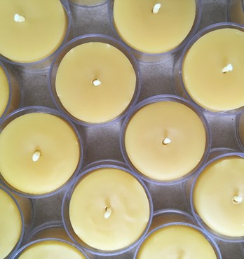 100% pure beeswax tealight candles Image