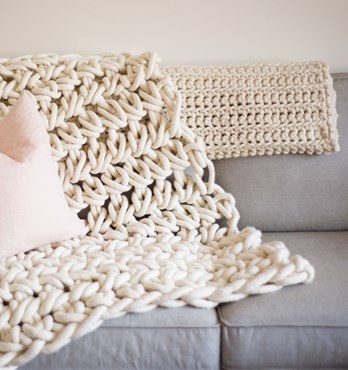 Homelea Hug Yarn (jumbo merino wool) Image