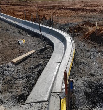 Hi-vis PVC concrete formwork lengths Image