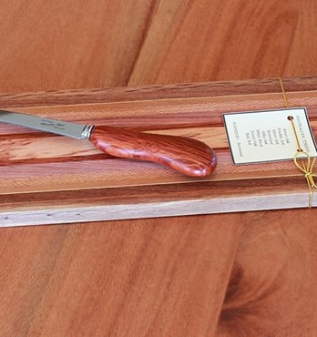 Gift Bundle: Cheeseboard & Cheese Knife Image