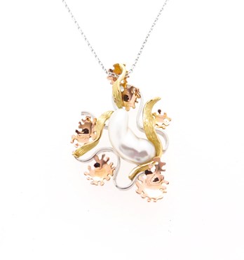 South Sea Pearl - custom designed and handmade fine jewellery. Image