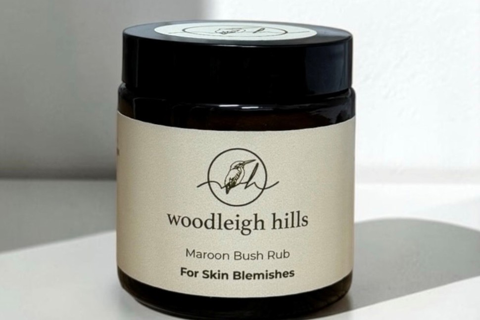 MAROON BUSH RUB
