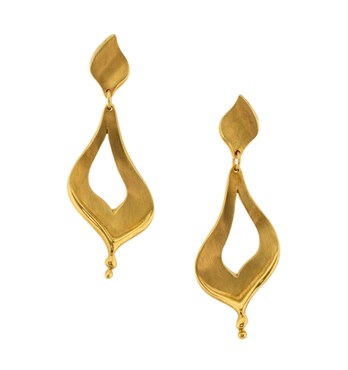 Gold earrings, jewellery Image