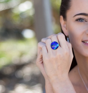 LIQUID CRYSTAL AUSTRALIA - Classic Oval Ring Collection Image