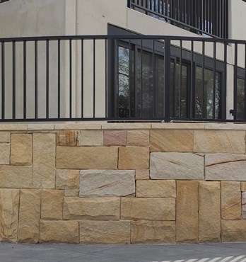 Natural stone wall cladding - Colonial Sandstone walling Image