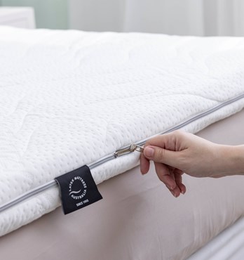 Latex Mattress Topper with Quilted Tencel Cover Image