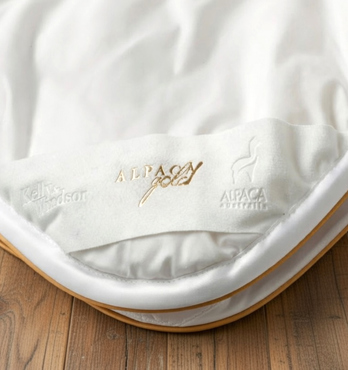 Alpaca Gold quilt Image