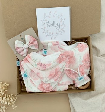 Baby Girl Present – Blossoms Image