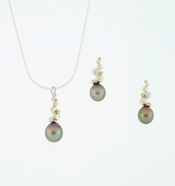 Pearl pendants, jewellery Image