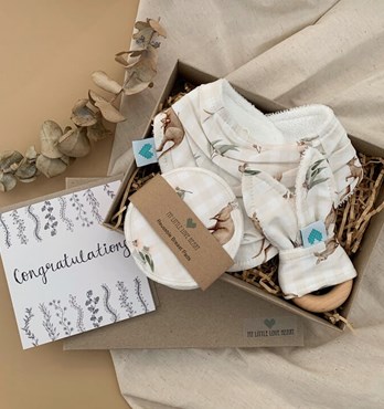 Mini Kangaroo Baby Gift Set Image